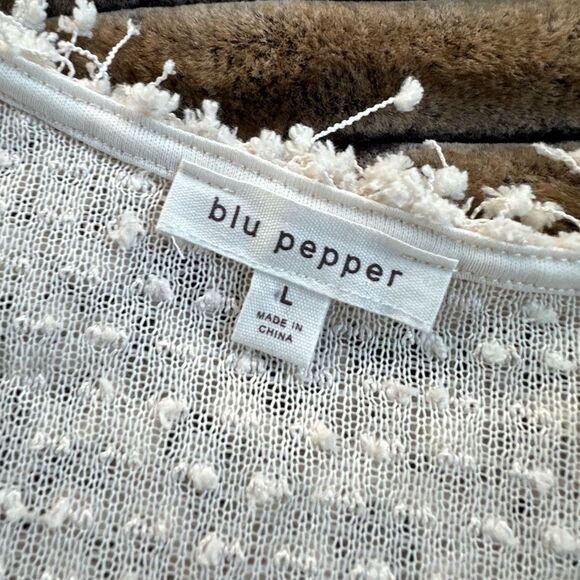 🎉5 for $40🎉 Blu Pepper Fuzzy Top Blouse Sweater Women Size L - Picture 6 of 7